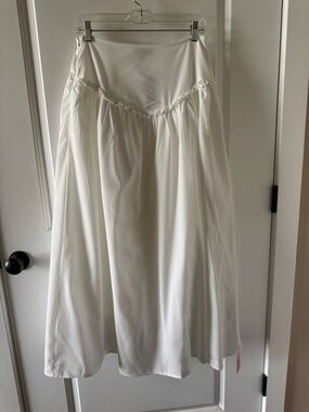 PrettyLittleThing volume maxi skirt